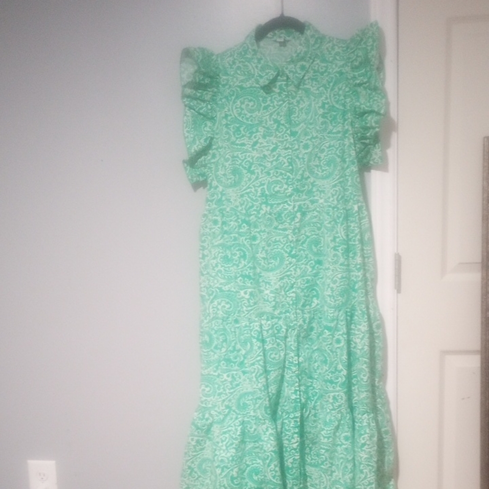 Crown & Ivy Green and White Paisley Blouse